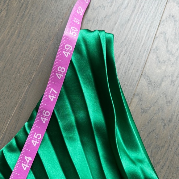 Delfi Collective LEAH Pleated One Shoulder Green Hunter Midi Dress - XS X SMALL - Picture 12 of 14